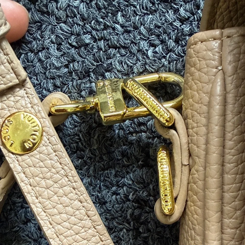 Pochette Metis East West Smoke LV Bag - Picture 3 of 7